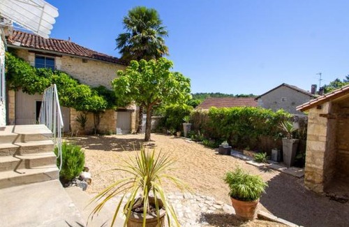 Champagnac-de-Belair House | 150 m² House ∙ 5 bedrooms ∙ 10 guests