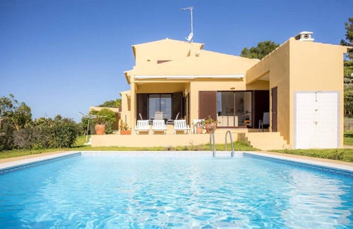 Lagos Villa | 150 m² Villa ∙ 3 bedrooms ∙ 7 guests