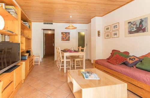 La Salle-les-Alpes Apartment | 150m from shops, balcony, ski locker, 58m², Serre Chevalier
