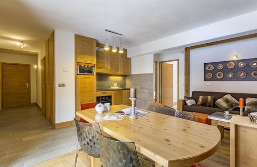 Les Brevieres Apartment | 150m from resort center, fitness, swimming pool, sauna, hammam, balcony, tv, 40m², Tignes