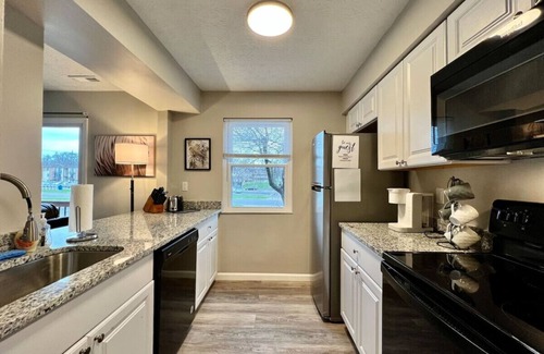 Middletown Condo | 1520 E Bonita · TWO Bedroom in Middletown w FREE Private Laundry