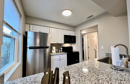 Middletown Condo | 1520 E Bonita · TWO Bedroom in Middletown w FREE Private Laundry