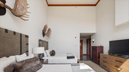 Stowe Area Resort | 1535A Guest Room STARR By Stowe Mountain Rentals