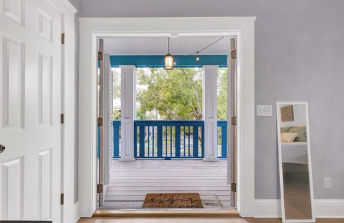Urban Core House | 1537- 1 Mile to Vystar, Dailys, Arenas, Entertaining, Pet Friendly, Sleeps 10
