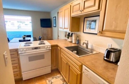 Quincy Condo | #155- Kater's Kabin Condo near large pool & shuttle to Gorge Amp-book separately