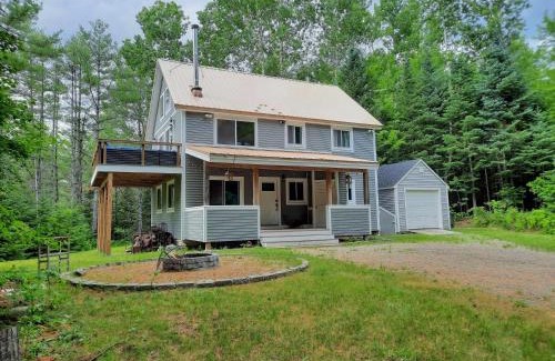 Franconia House | 157SL Peaceful Franconia Notch forest retreat near Cannon privacy and comfort Pool gym passes