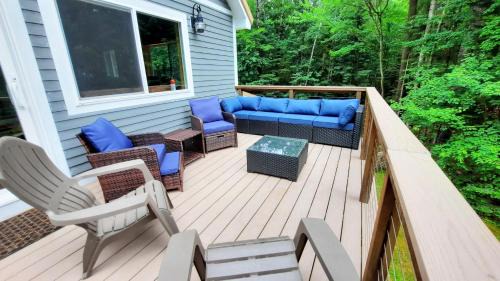 Franconia House | 157SL Peaceful Franconia Notch forest retreat near Cannon privacy and comfort Pool gym passes