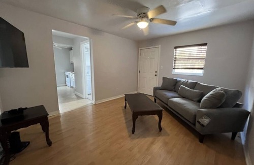 Old Southeast Apartment | 158 1/2 C1 -Coastal Old South East 1 Bedroom