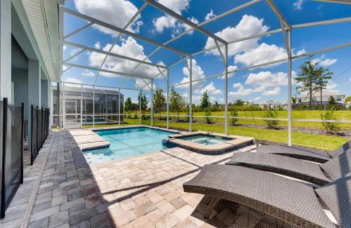 Davenport House | 1596 MC - Enchanted 6BR Villa: Pool Magic for 14