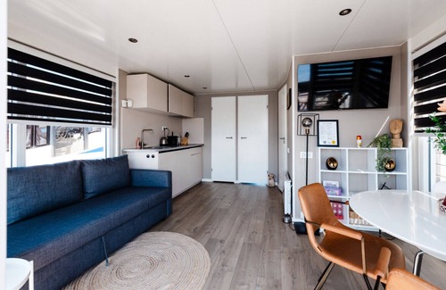 Groenlandsekade Boat Rental | 15mins to AMS | Rooftop Terrace | Free parking | Self check-in