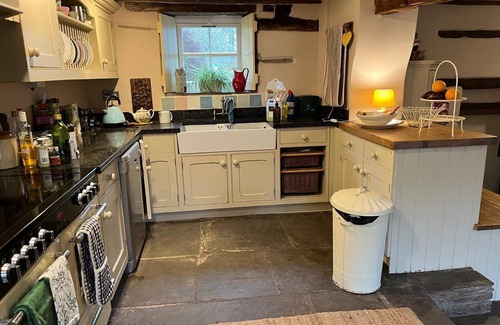 Llanfihangel Tal-y-llyn Cottage | 15th Century 6-bed Farmhouse, Sleeps 11, Pets Ok