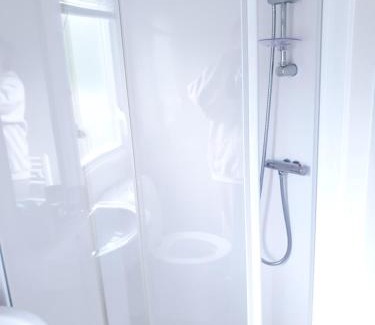 Tattershall Resort | 16 anglers acre luxury hot tub break tattershall lakes