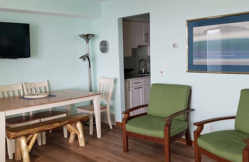 Traverse City Condo | #16 ELK RAPIDS BEACH CONDOMINIUM