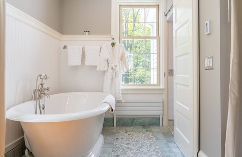 Trumansburg Bed & Breakfast | 16 Elm Heritage Hotel