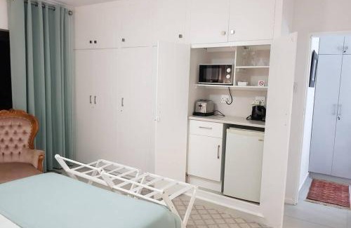 Jeffreys Bay Apartment | 16 Flame@ Supertubes, Luxury room, Jeffreys Bay