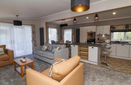 Combe Martin House | 16 Manleigh Park