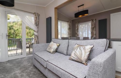 Combe Martin House | 16 Manleigh Park