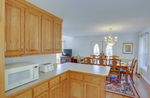Weaverville House | 16 mi TO DT ASHEVILLE, FP, Ping Pong, Air Hockey, View