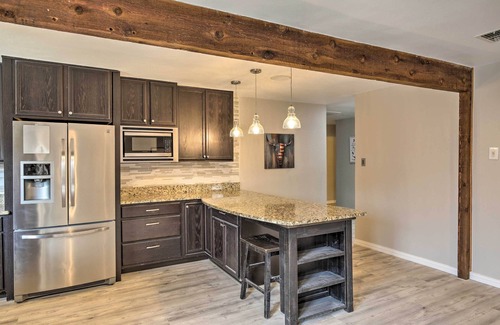 Garland House | 16 Mi to Lake Ray Hubbard: Garland Family Home