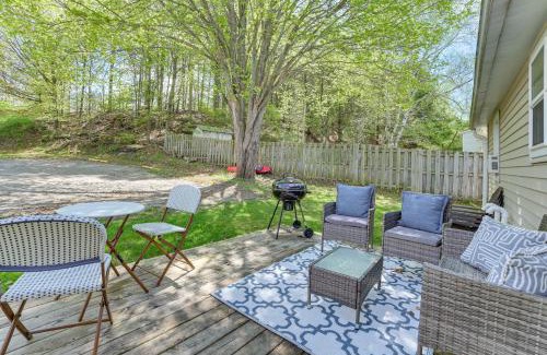 Cedar House | 16 Mi to Sleeping Bear Dunes Cedar Home with Deck