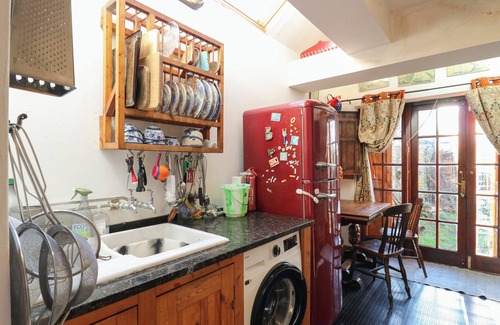 Cambridge Cottage | 16, pet friendly, character holiday cottage in Cambridge