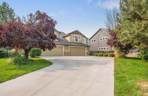 West Valley House | *1600ft²*Backyard*King*Parking*600Mbps*Smart TV