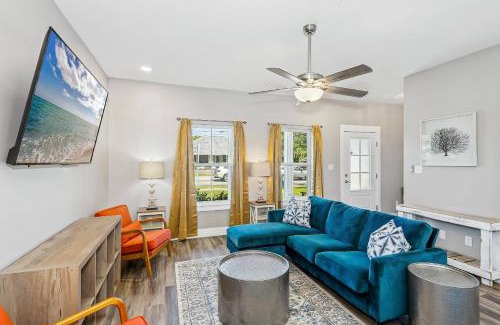 East Hill House | 1621 E Cervantes St