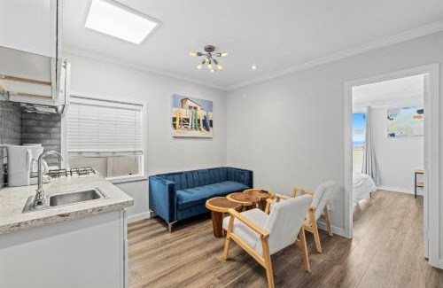 Balboa Peninsula House | 1628 West Oceanfront Oasis 7