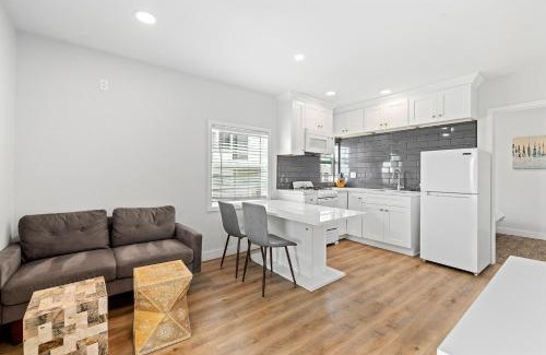 Balboa Peninsula Apartment | 1628 West Oceanfront Oasis 8