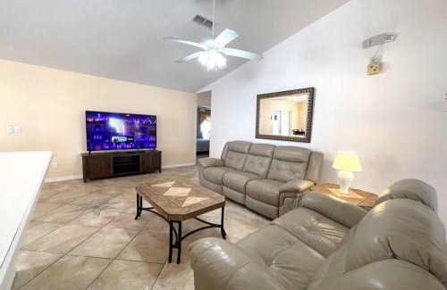 San Angelo House | 1629 Oak Hill Trail