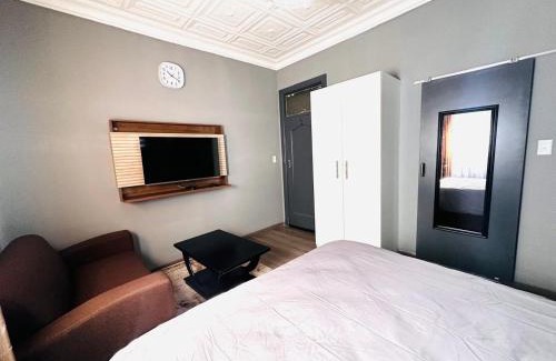 Bezuidenhout Valley House | 163 on Bez Unit 21