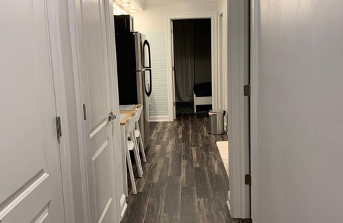 Industry Apartment | 1631 2G · Remarkable 2bed Apt.-20 min to NYC/Parking Avail.