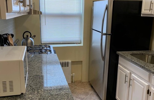 Industry Apartment | 1631 4B · Simply Perfect 2bed Apt-20 min to NYC/Parking Avai