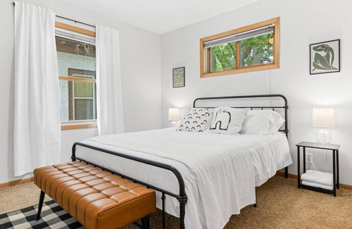 Merriam Park House | 1663 Selby · Capital Charm: Large Group Getaway