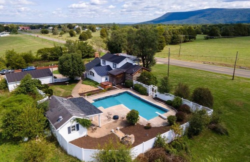 Fishers Hill House | 168 m² House ∙ 3 bedrooms ∙ 17 guests