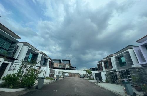 Taman Setia Indah Apartment | 16pax Seri Austin 4bedroom 4bath nearby toppen aeon tebrau
