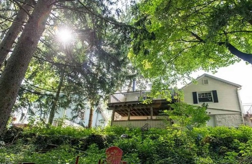 Berea House | 17,000 Arcade Games + park views at the Game Room!