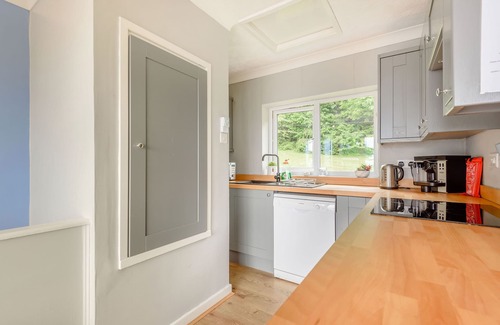 Llanbedrog Cottage | 17 GLYN Y MARIAN, pet friendly, country holiday cottage in Llanbedrog