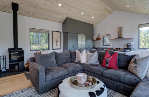 Big Sky House | 17 Lake Cabin by Moonlight Basin Lodging