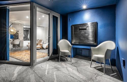 Westcliff Apartment | 17 Marine, Designer SOLAR powered Apt