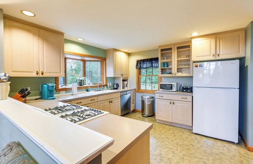 Ellsworth Cottage | 17 Mi to Acadia: Cottage Near Downtown Ellsworth!