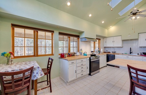 Coal Creek Canyon Cabin | 17 Mi to Town: Peaceful Golden Cabin!