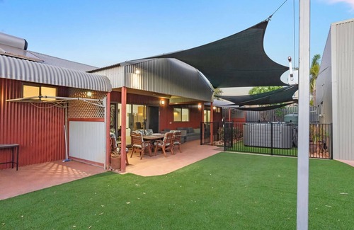 Exmouth House | 17 Skipjack Circle - complete with private swim spa