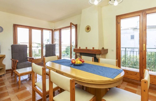 Creixell Other | 170 m² Accommodation ∙ 4 bedrooms ∙ 8 guests