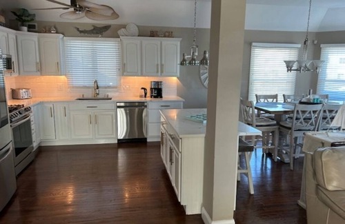 Ship Bottom House | 1700 for Chowderfest or Kite fest visit now booking! Special rate nice package