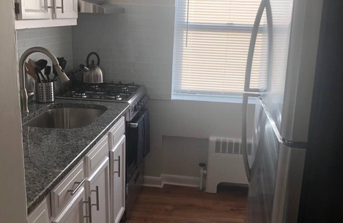 Industry Apartment | 1703 5B · Nice Looking 2bed Apt/20 min to NYC-Parking Avail.