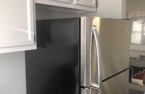 Industry Apartment | 1703 5B · Nice Looking 2bed Apt/20 min to NYC-Parking Avail.