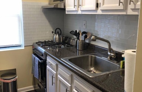 Industry Apartment | 1703 5G · Blue Gem 2bed Apt-20 min to NYC/Parking Avail.