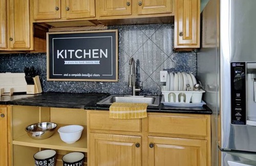 Mission Terrace Apartment | 170B 2B1B SF