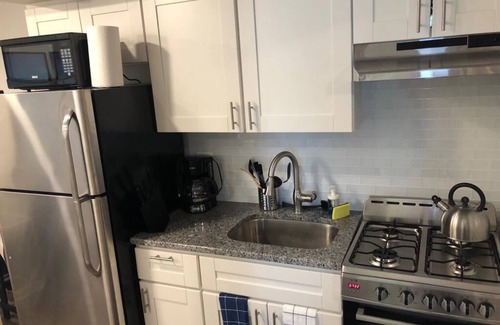 Industry Apartment | 1715 2E · Unique 2bed Apt/20 min to NYC-Parking Avail.